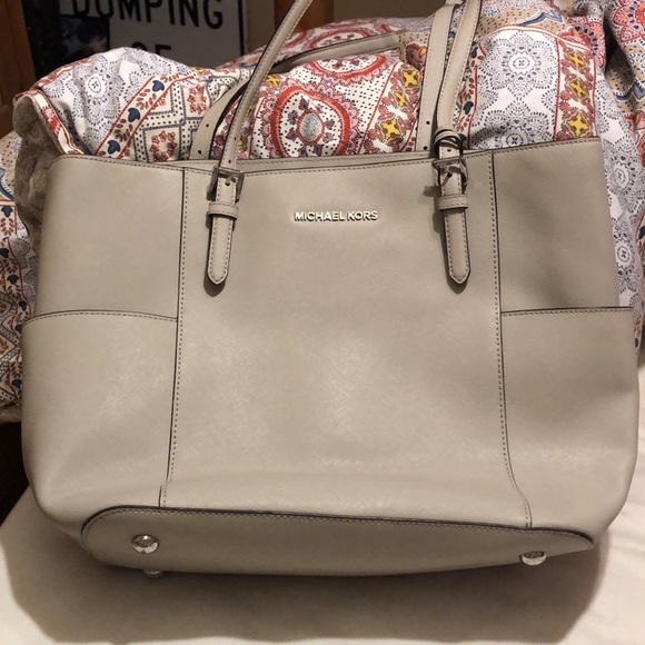 Purse - Picture 2 of 4